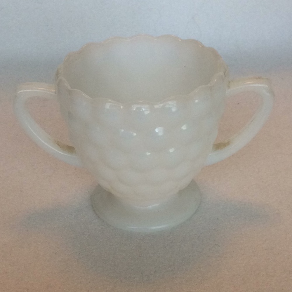 FINAL SALE PRICE White Hobnail Milk Glass Sugar & Creamer Set - Picture 4 of 4